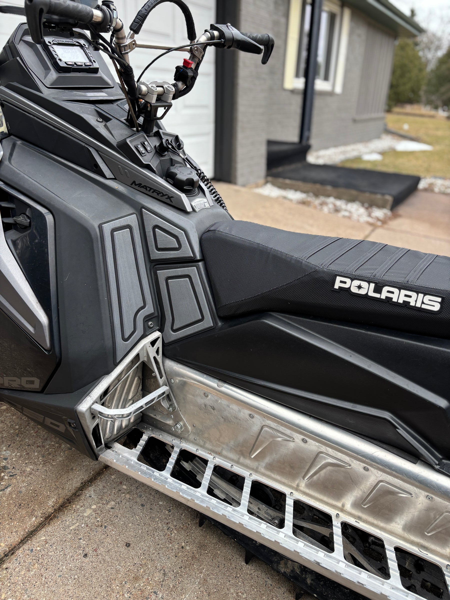 Polaris Matryx RMK/ Khaos/Slash Snowmobile Knee Pads by Terick Solutions
